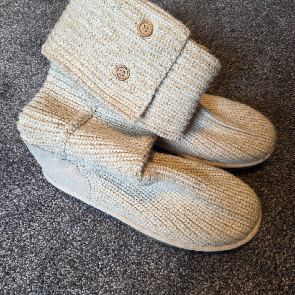 UGG Womens Knit Boots- Cream